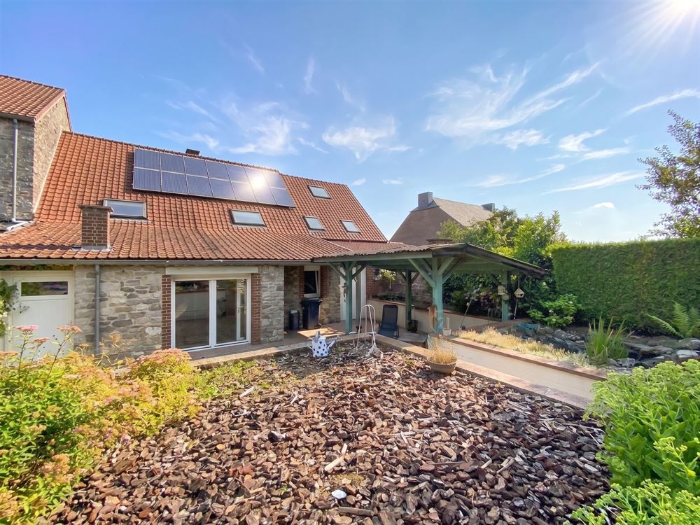 Une magnifique maison en pierre au coeur de Flavion