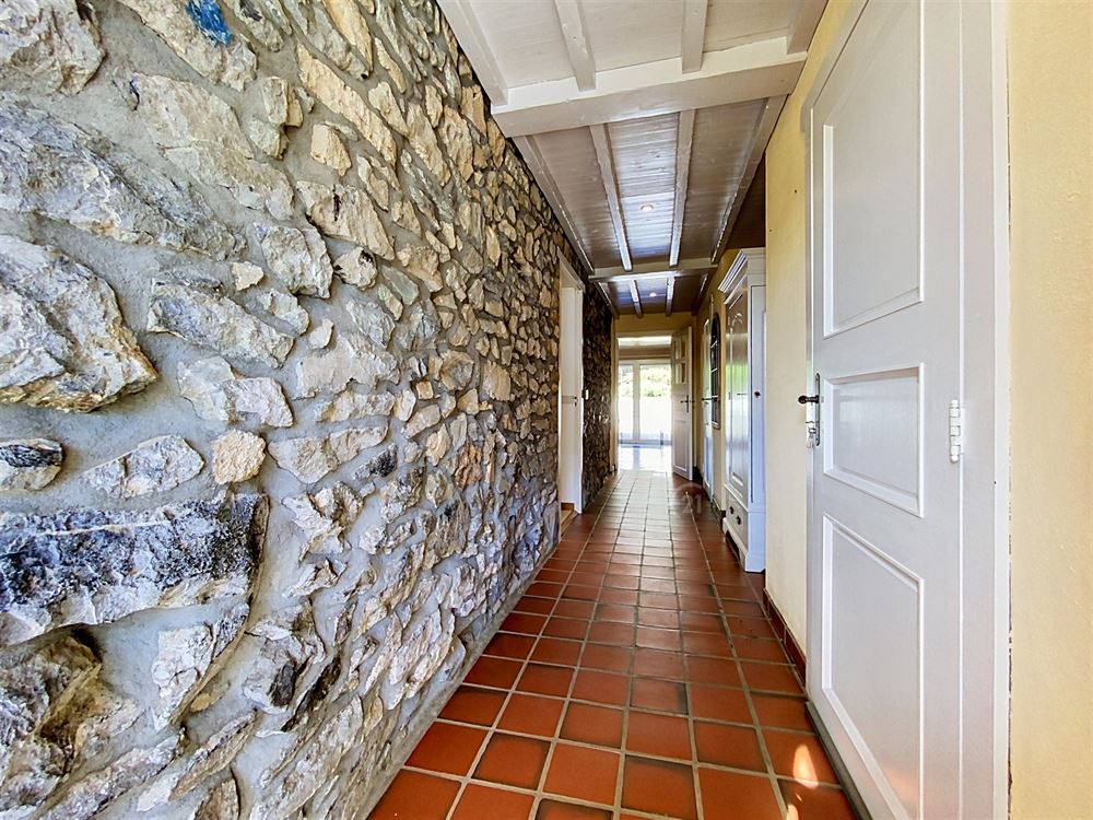 Une magnifique maison en pierre au coeur de Flavion