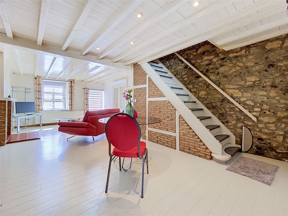 Une magnifique maison en pierre au coeur de Flavion