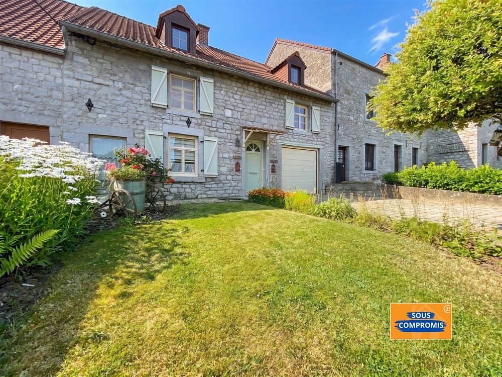 Une magnifique maison en pierre au coeur de Flavion