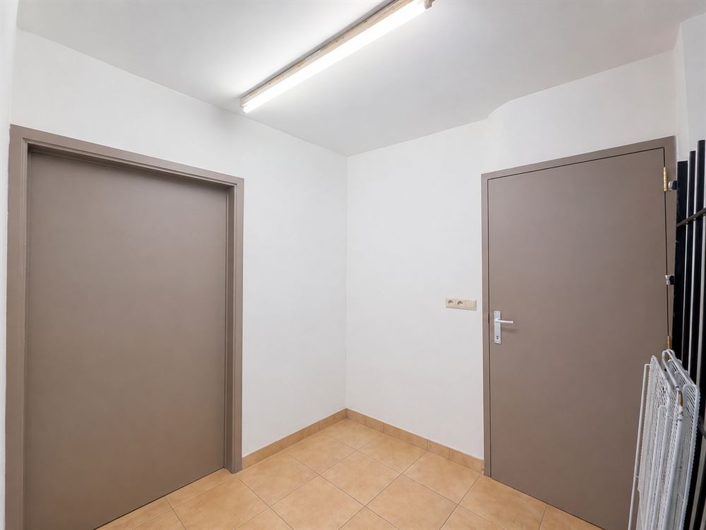 MAGNIFIQUE IMMEUBLE DE RAPPORT - COMMERCE + APPARTEMENT 162.5 M²