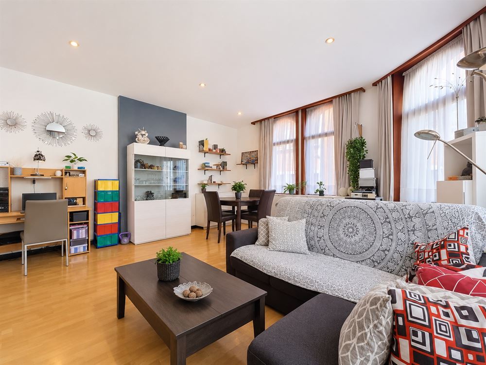 MAGNIFIQUE IMMEUBLE DE RAPPORT - COMMERCE + APPARTEMENT 162.5 M²