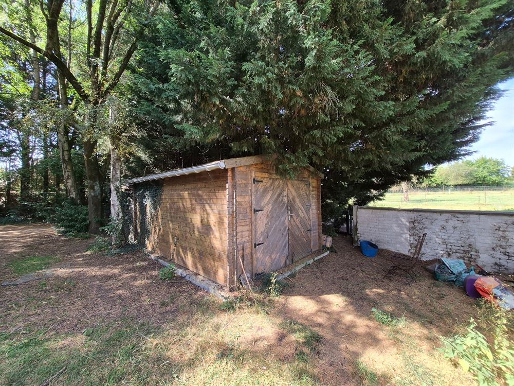 MAISON AVEC VASTE TERRAIN