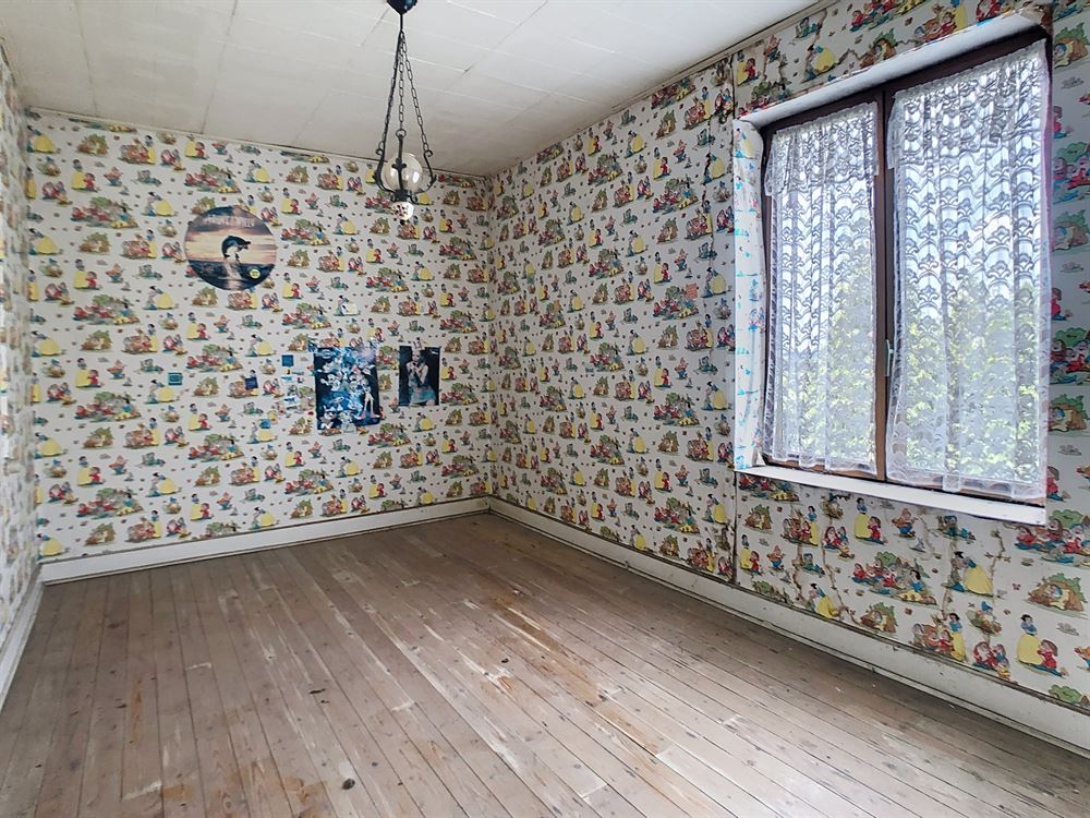MAISON A USAGE COMMERCIAL A RENOVER