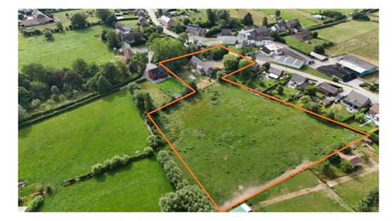 fermette 4 chambres sur terrain de ±1,4 ha.