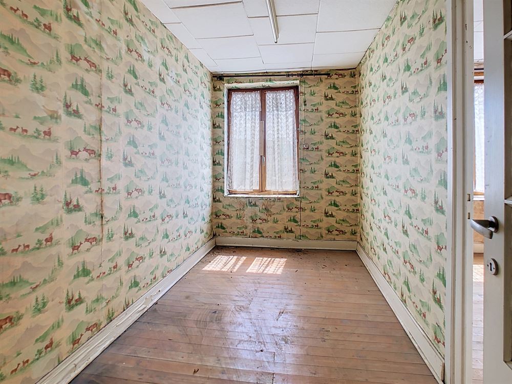 MAISON A USAGE COMMERCIAL A RENOVER