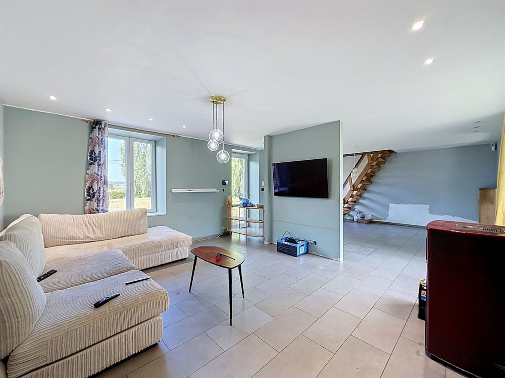 fermette 4 chambres sur terrain de ±1,4 ha.