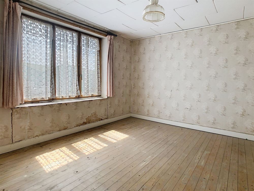 MAISON A USAGE COMMERCIAL A RENOVER