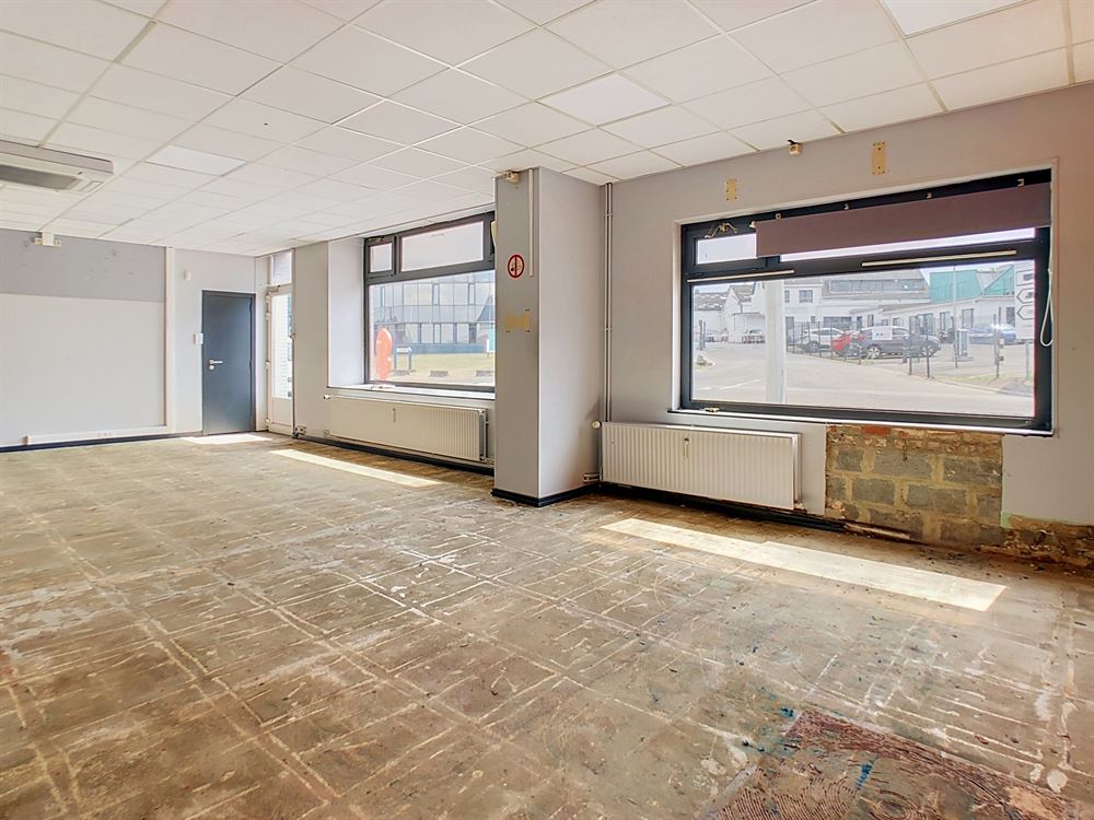 MAISON A USAGE COMMERCIAL A RENOVER