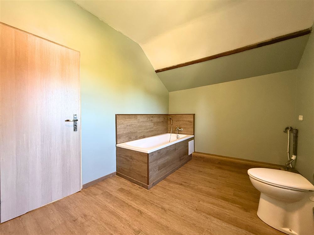 CHARMANT DUPLEX AVEC TERRASSE - 2 CHAMBRES - 1 BUREAU