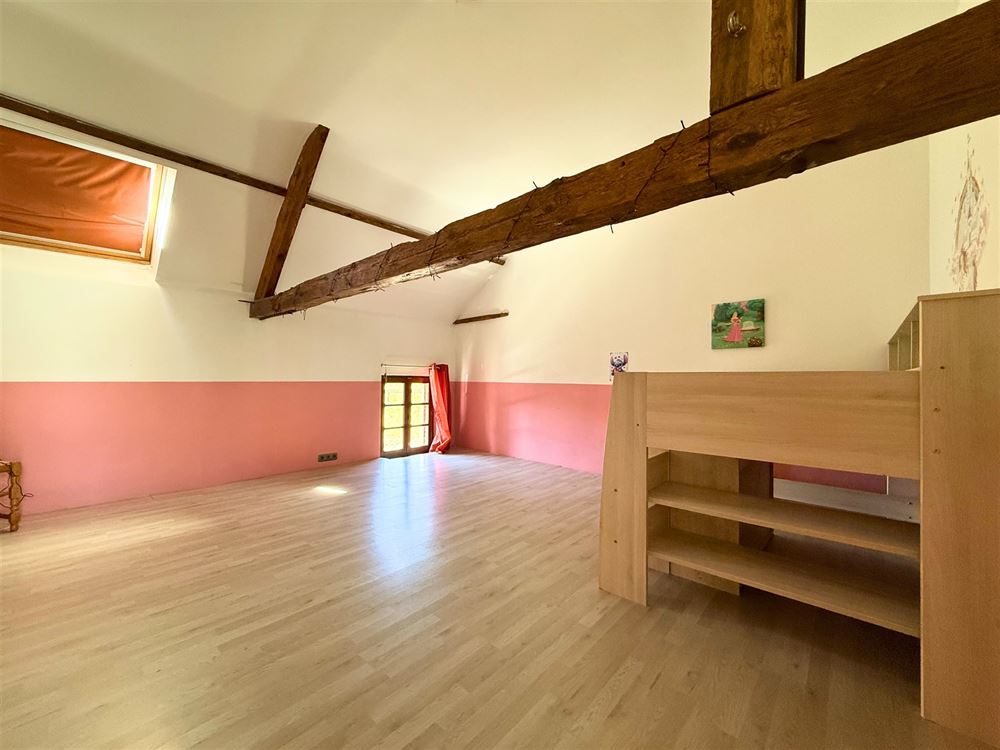 CHARMANT DUPLEX AVEC TERRASSE - 2 CHAMBRES - 1 BUREAU
