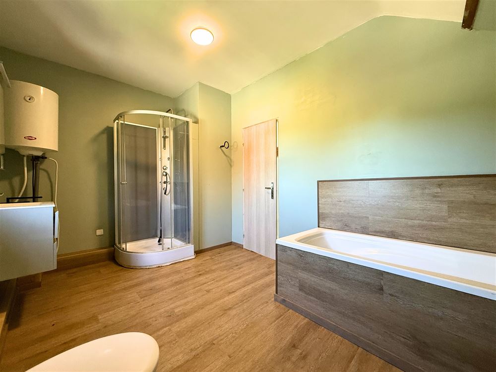 CHARMANT DUPLEX AVEC TERRASSE - 2 CHAMBRES - 1 BUREAU