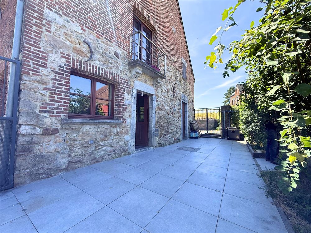 CHARMANT DUPLEX AVEC TERRASSE - 2 CHAMBRES - 1 BUREAU
