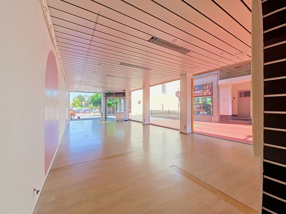 IMMEUBLE DE RAPPORT - COMMERCE + 2 APPARTEMENTS