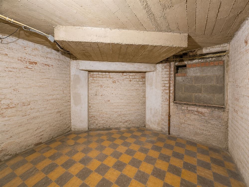IMMEUBLE DE RAPPORT - COMMERCE + 2 APPARTEMENTS