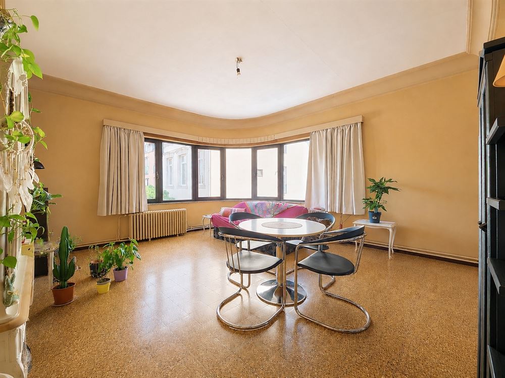 IMMEUBLE DE RAPPORT - COMMERCE + 2 APPARTEMENTS