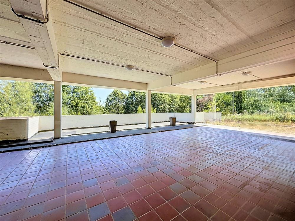 CLUB HOUSE AVEC APPARTEMENT INDÉPENDANT SUR 1,11 HECTARE