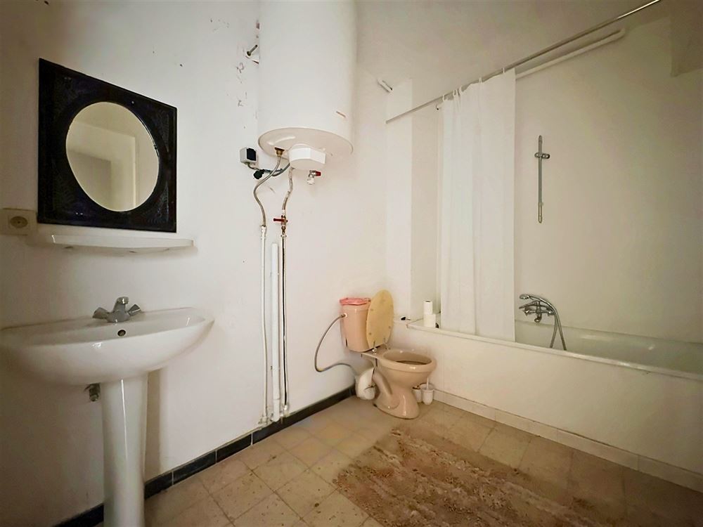 CLUB HOUSE AVEC APPARTEMENT INDÉPENDANT SUR 1,11 HECTARE