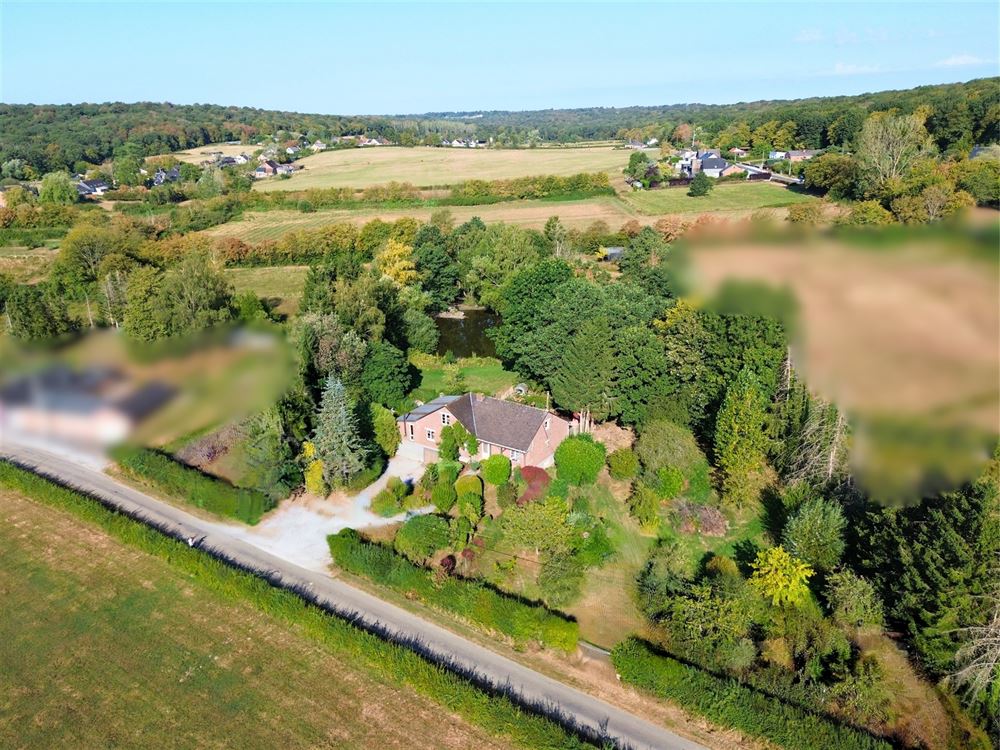 SUPERBE PROPRIÉTÉ AVEC ÉTANG SUR PRÈS D'UN HECTARE