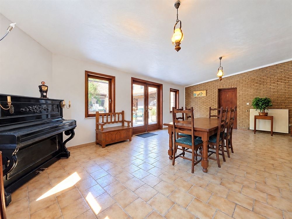 GRANDE MAISON + ENTREPOT 350M²