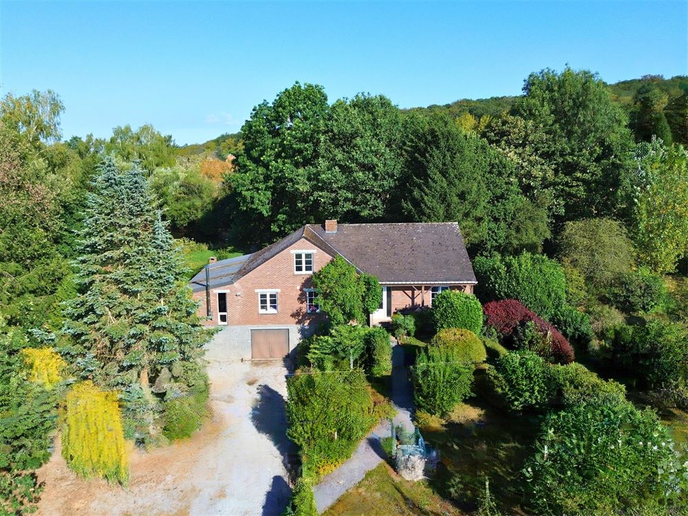 SUPERBE PROPRIÉTÉ AVEC ÉTANG SUR PRÈS D'UN HECTARE