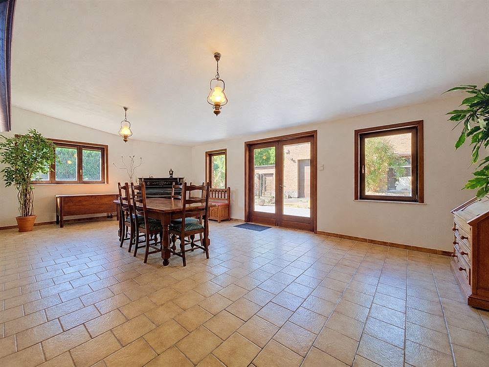 GRANDE MAISON + ENTREPOT 350M²