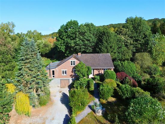 SUPERBE PROPRIÉTÉ AVEC ÉTANG SUR PRÈS D'UN HECTARE