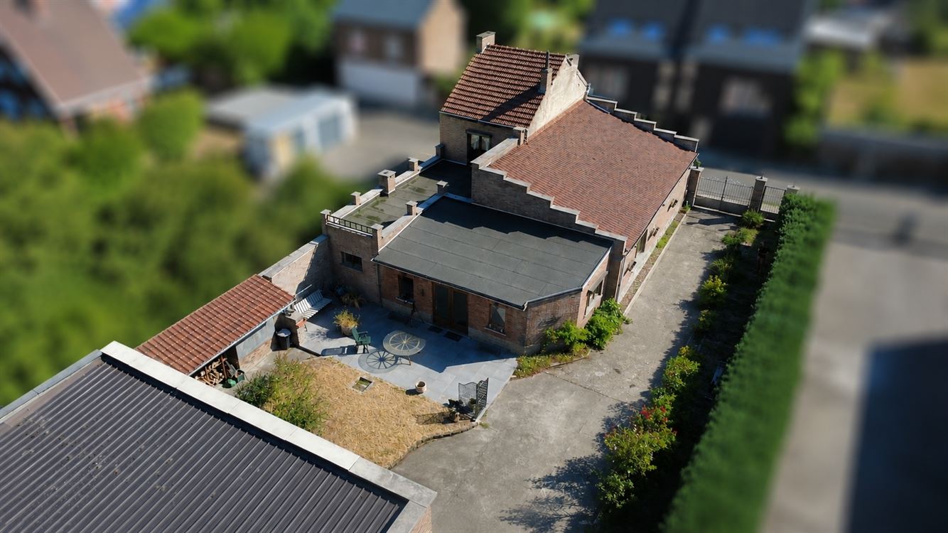 GRANDE MAISON + ENTREPOT 350M²