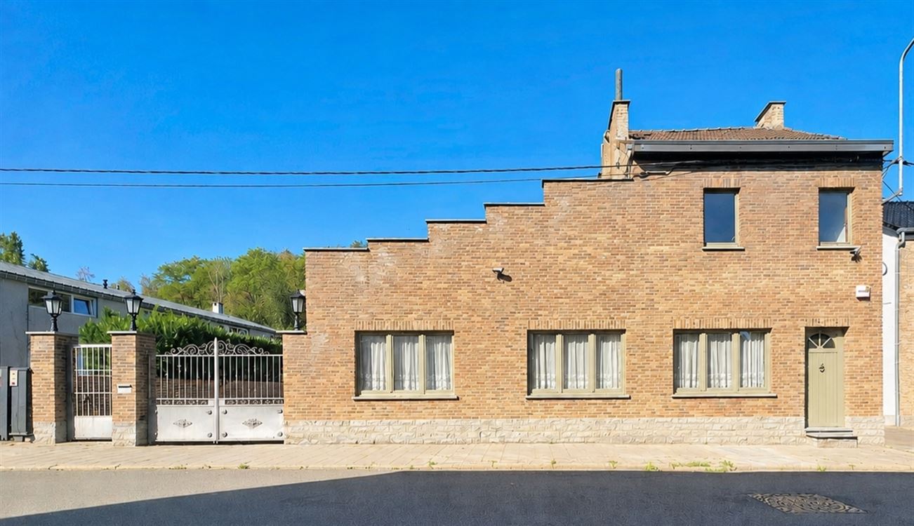 GRANDE MAISON + ENTREPOT 350M²