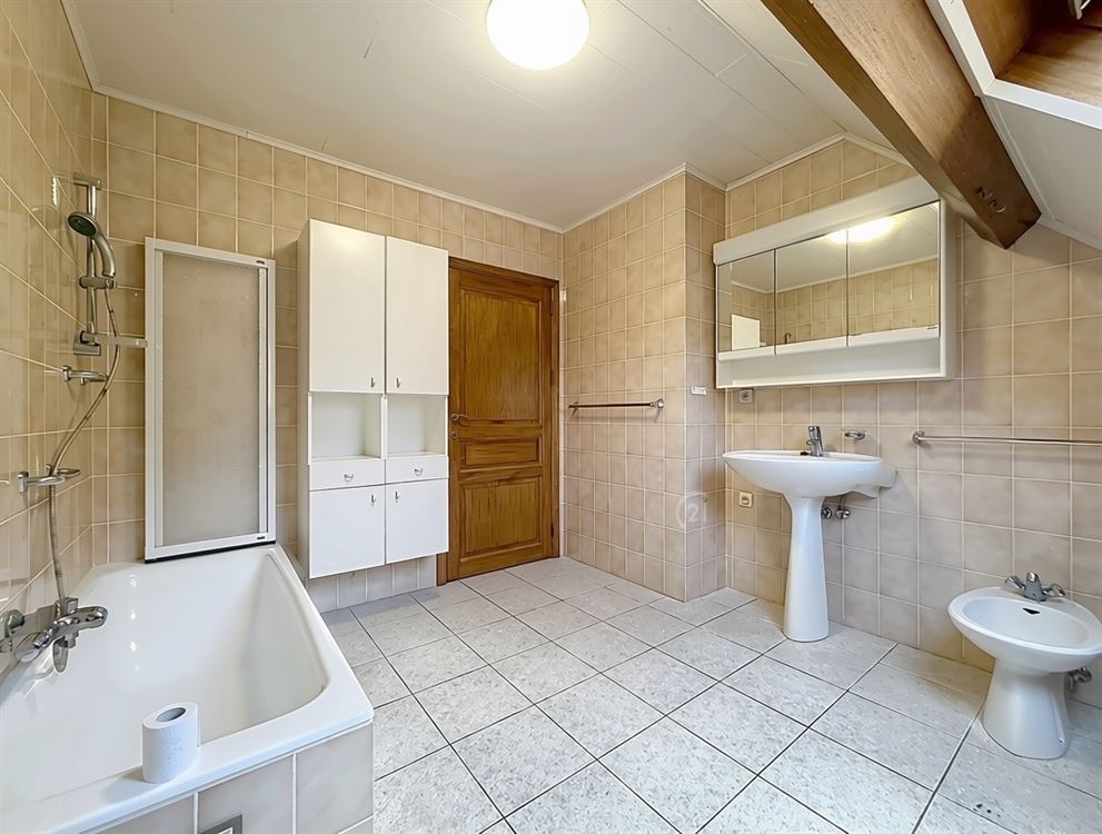 VILLA AVEC TERRAIN DE 20ares + BOIS DE 16 ARES