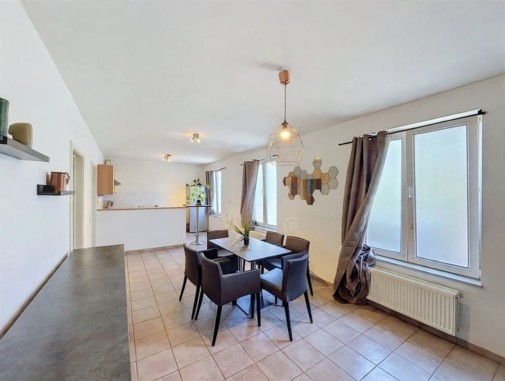 APPARTEMENT 2 CHAMBRES - JARDIN COMMUN AU CENTRE D