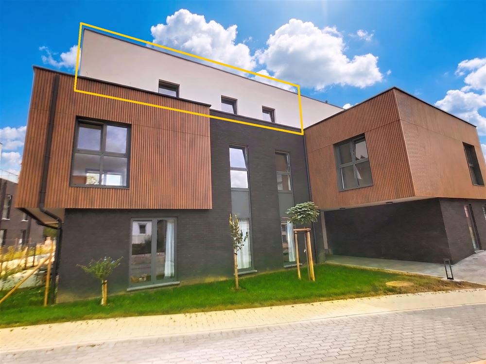 SUPERBE PENTHOUSE 3 CHAMBRES AVEC TERRASSE ET GARAGE