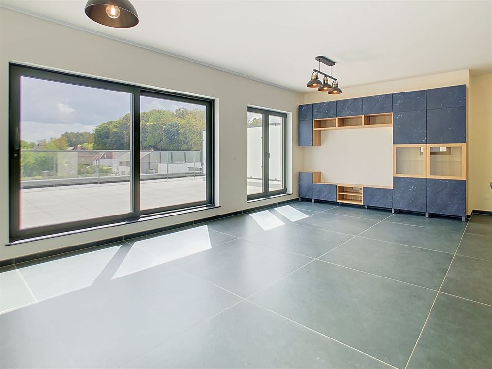 SUPERBE PENTHOUSE 3 CHAMBRES AVEC TERRASSE ET GARAGE