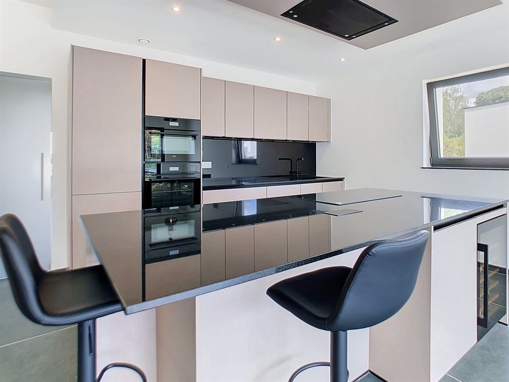 SUPERBE PENTHOUSE 3 CHAMBRES AVEC TERRASSE ET GARAGE
