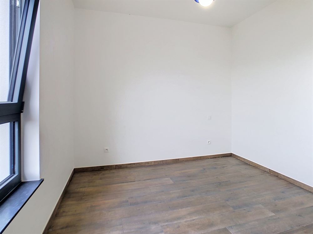 SUPERBE PENTHOUSE 3 CHAMBRES AVEC TERRASSE ET GARAGE