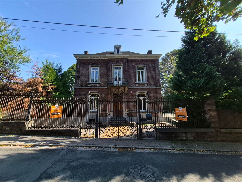 MAISON DE MAITRE