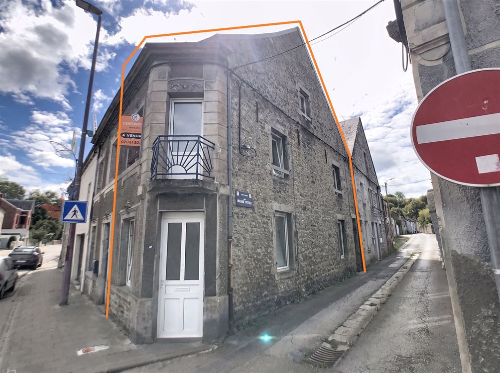 MAISON 2 FACADES EN PIERRES DU PAYS 2 CHAMBRES