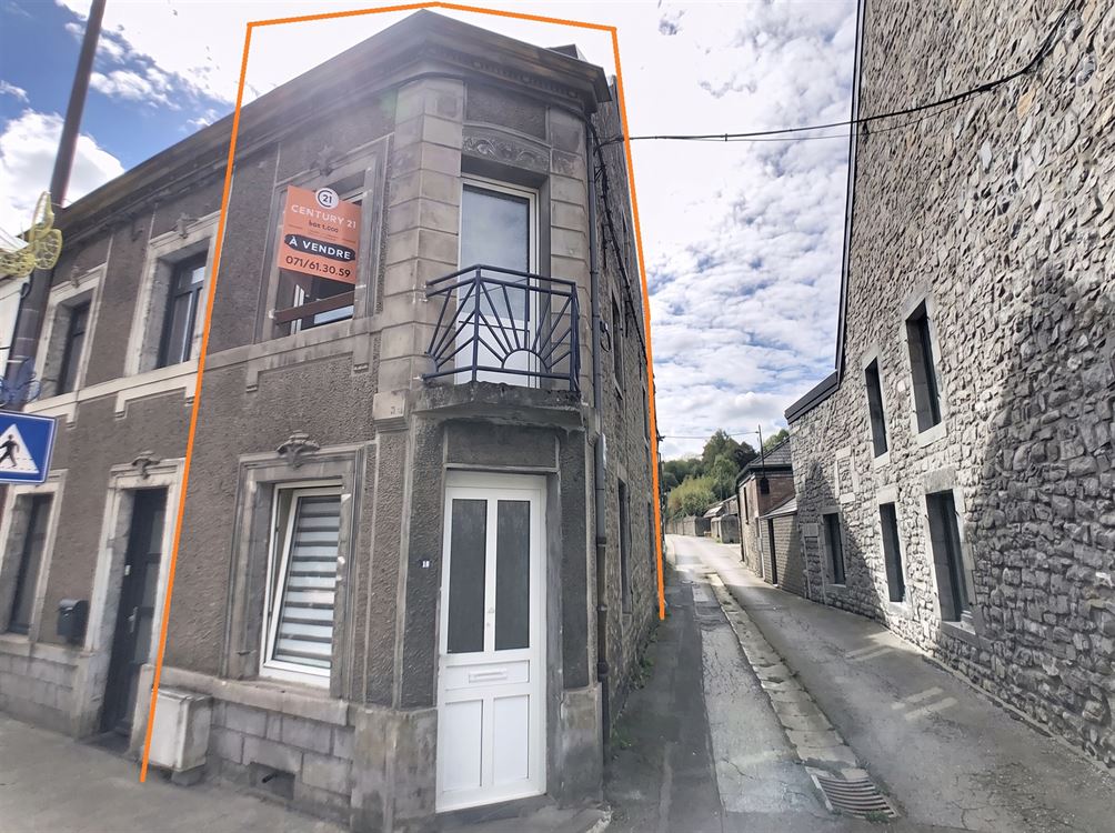MAISON 2 FACADES EN PIERRES DU PAYS 2 CHAMBRES