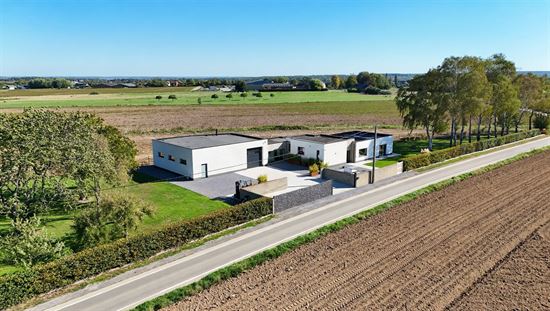 VILLA D'ARCHITECTE AVEC ATELIER PROFESSIONNEL - 368M²
