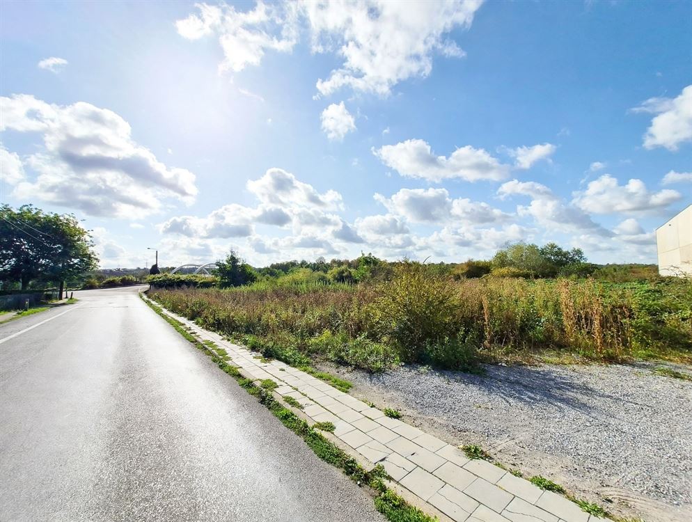Terrain à bâtir avec Projets et Permis