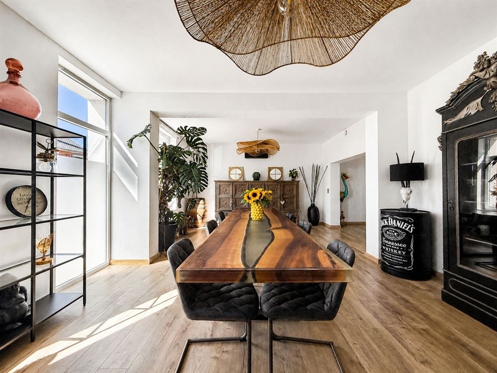 MAISON 309m² + HANGARD 150M²
