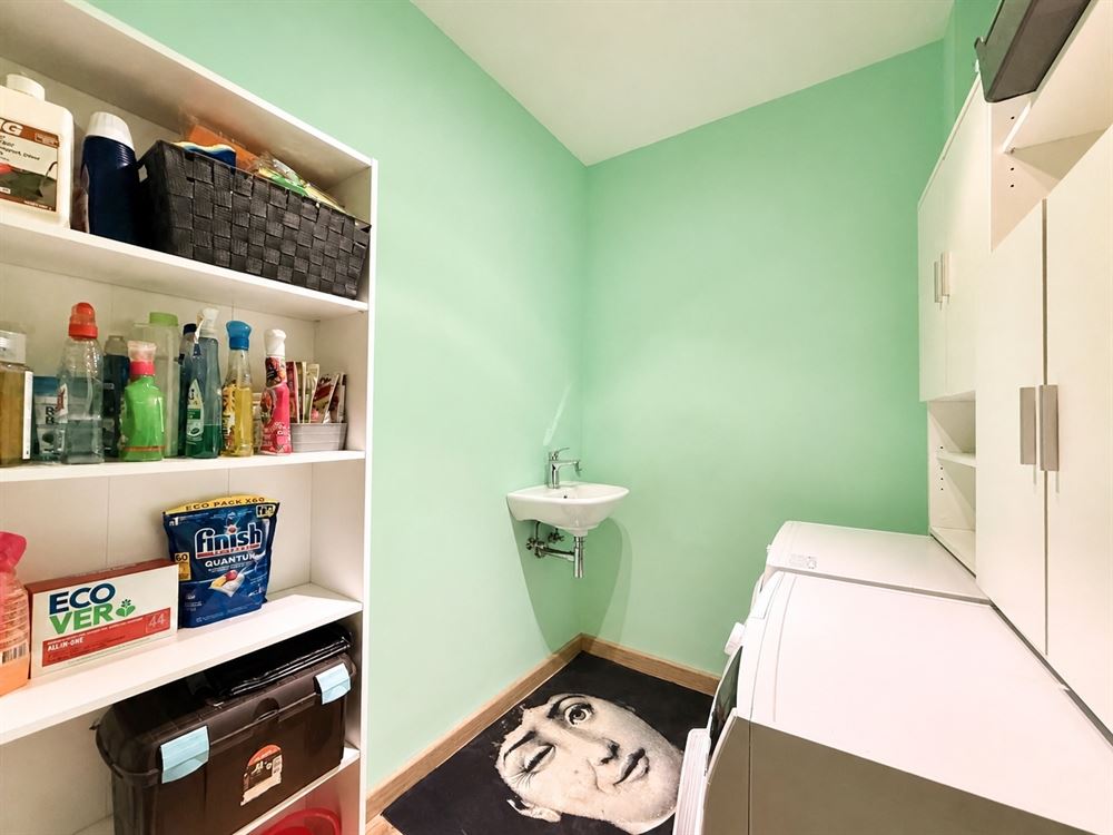 MAISON 309m² + HANGARD 150M²