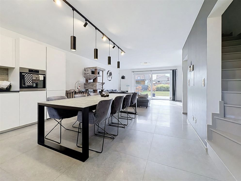 MAISON BEL-ETAGE