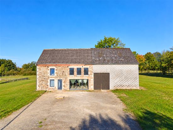 ANCIENNE FERMETTE ENTIÈREMENT RÉNOVÉE – TERRAIN 24,68 ARES