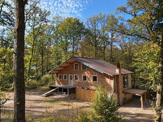 CHALET DE STANDING EN PLEINE NATURE – 3 CHAMBRES – 32 ARES