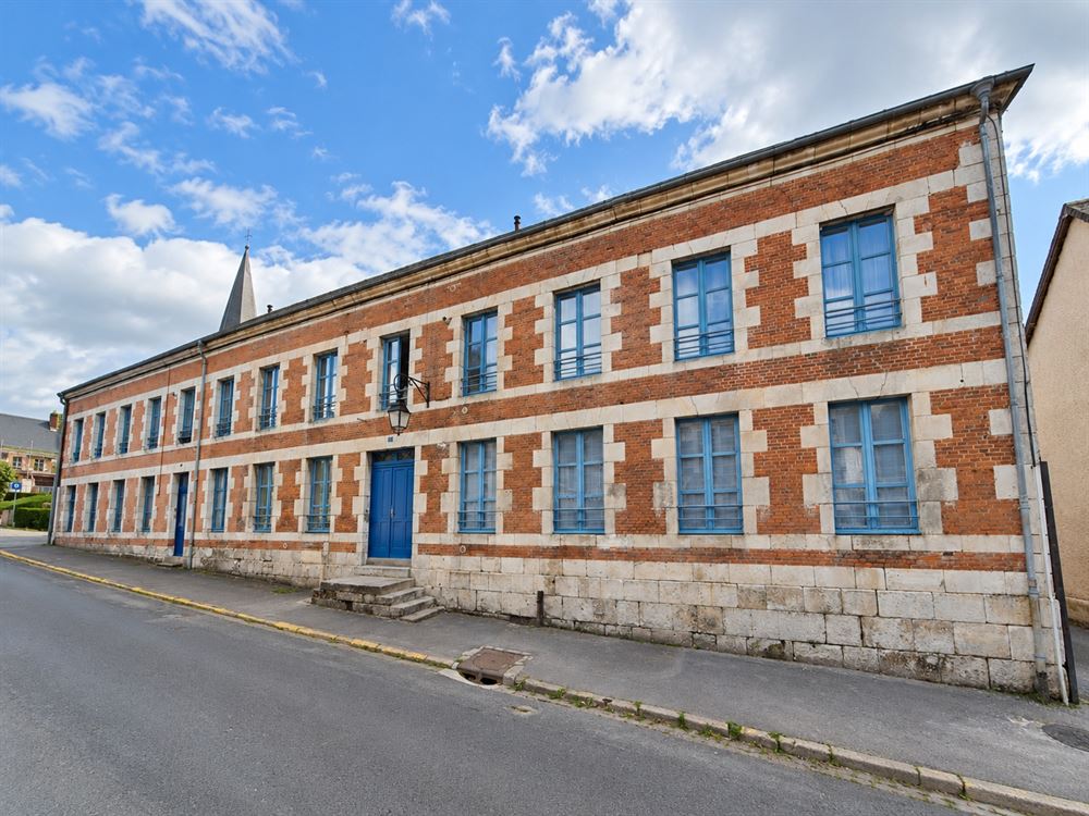 IMMEUBLE DE RAPPORT – 15 APPARTEMENTS – 910 M² HABITABLES