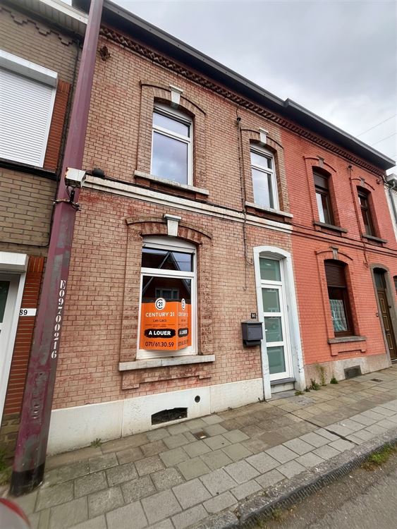 Maison mitoyenne avec 3 chambres et jardin à Couillet