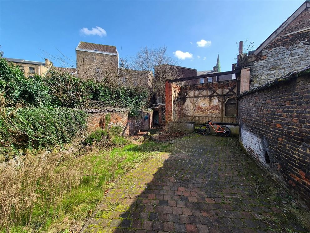 IMMEUBLE DE RAPPORT AVEC JARDIN