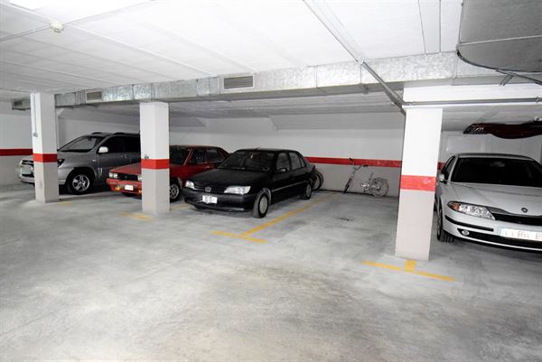 Parking / Garage