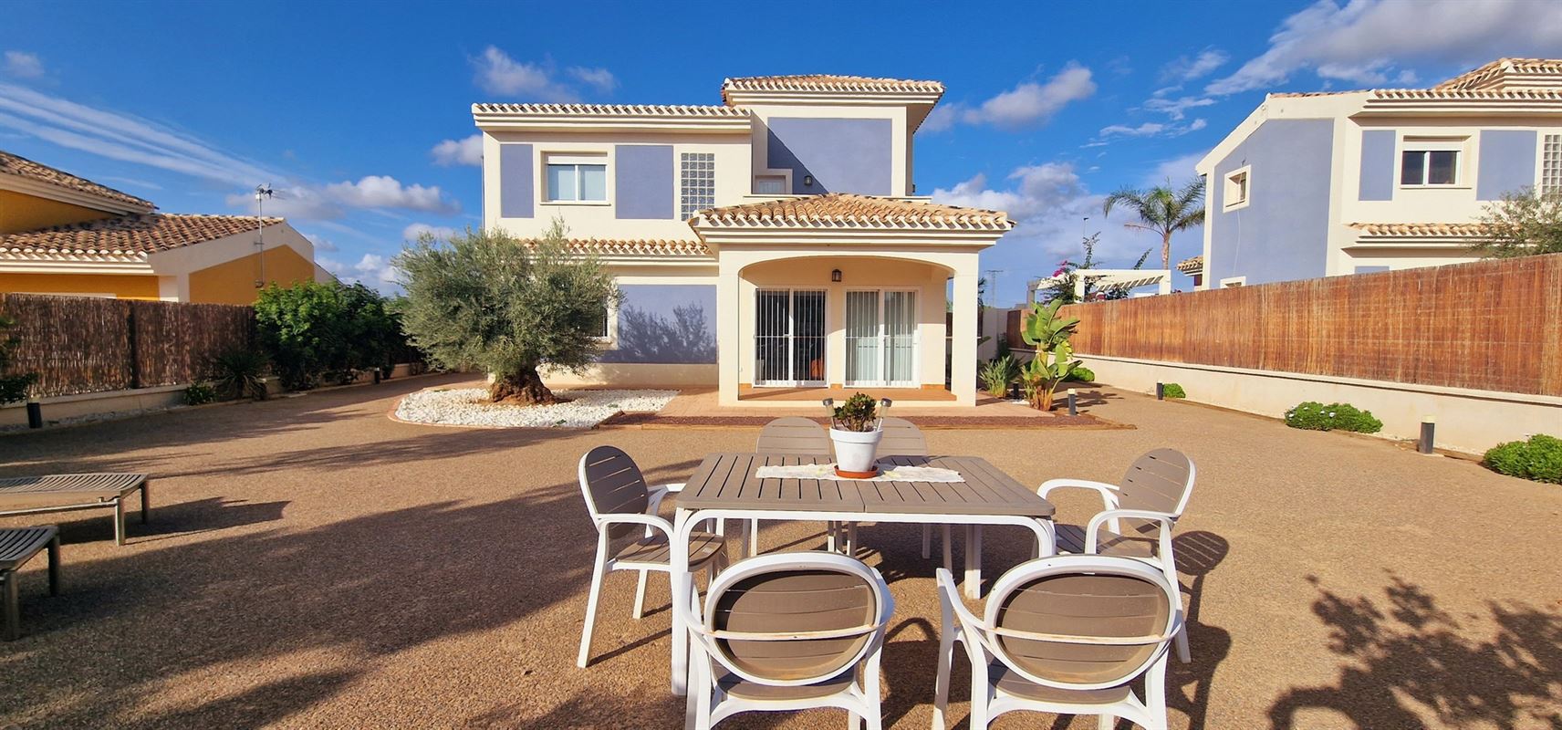 JARDINES DE ALMENARA